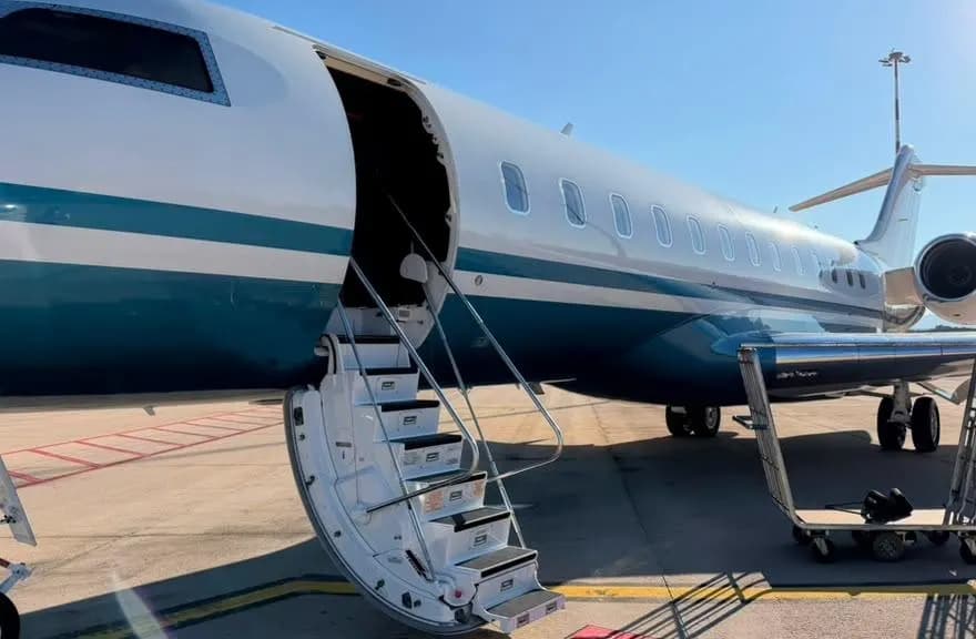 Door open, airstair down